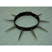 Leather collar with spikes