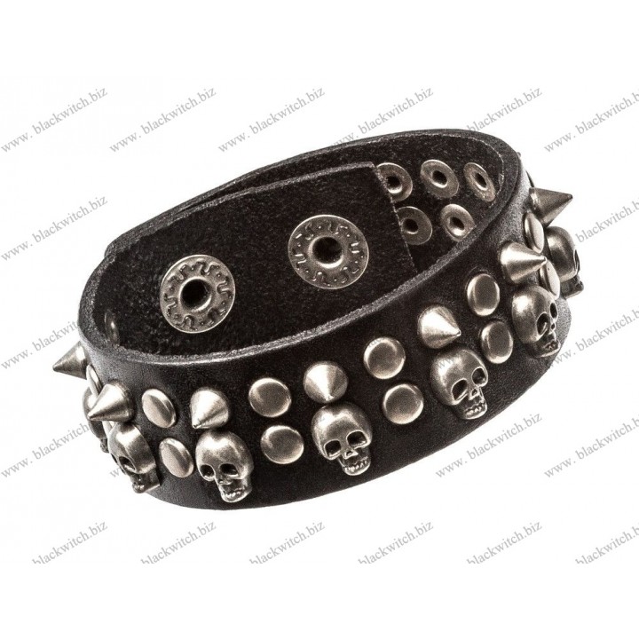 Bracelet with round studs and skulls